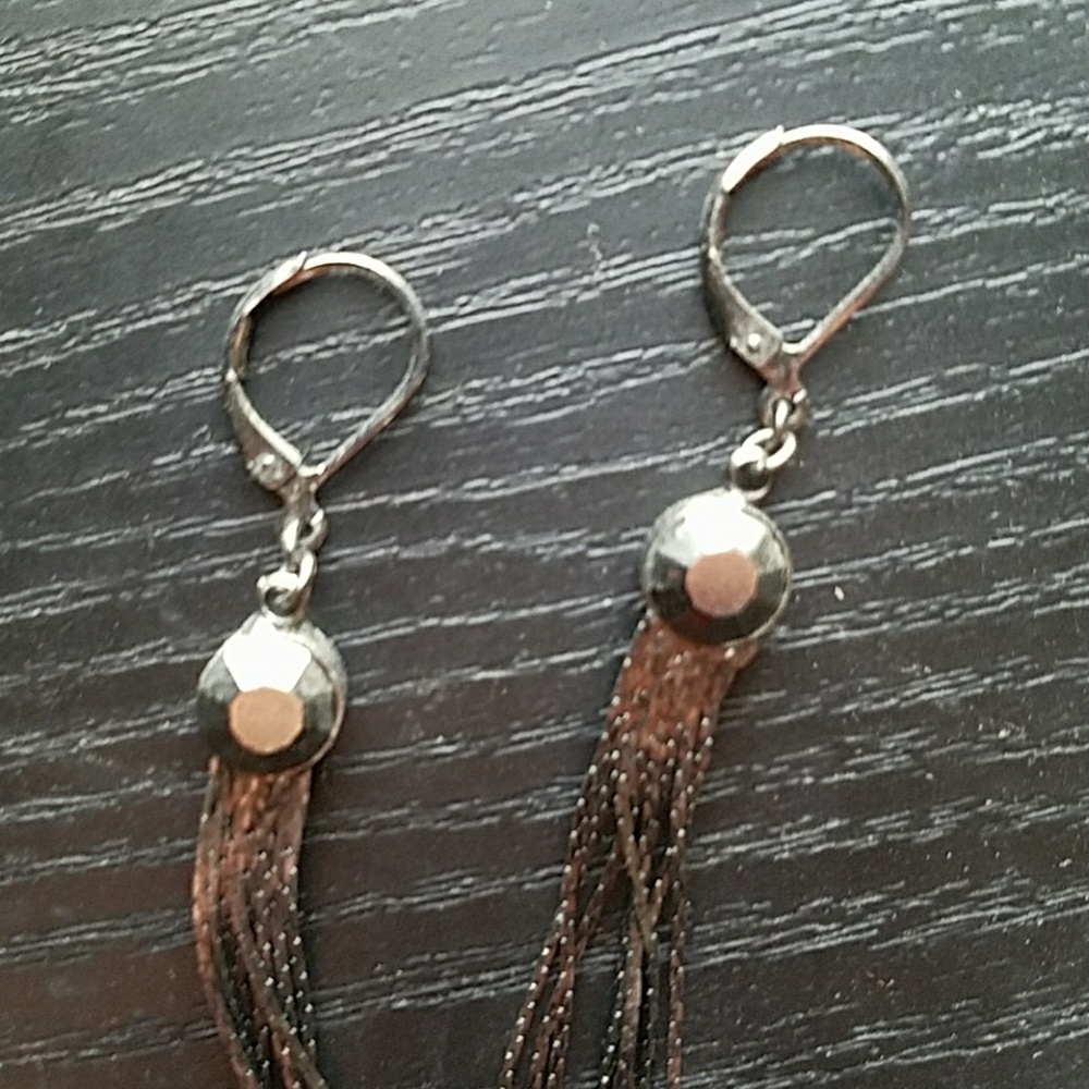 Long dangle earings - Picture 2 of 3